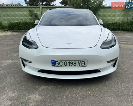 Белый Тесла Модель 3, объемом двигателя 0 л и пробегом 80 тыс. км за 17390 $, фото 4 на Automoto.ua