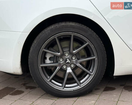 Білий Тесла Модель 3, об'ємом двигуна 0 л та пробігом 166 тис. км за 14900 $, фото 10 на Automoto.ua