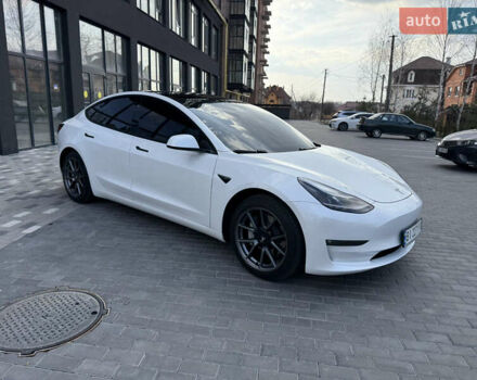 Белый Тесла Модель 3, объемом двигателя 0 л и пробегом 37 тыс. км за 19999 $, фото 68 на Automoto.ua