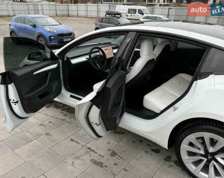 Білий Тесла Модель 3, об'ємом двигуна 0 л та пробігом 64 тис. км за 24900 $, фото 7 на Automoto.ua