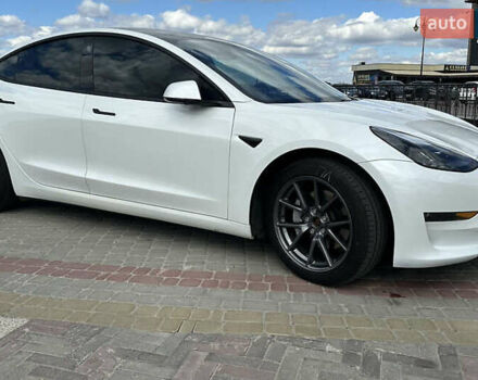 Белый Тесла Модель 3, объемом двигателя 0 л и пробегом 60 тыс. км за 19300 $, фото 3 на Automoto.ua