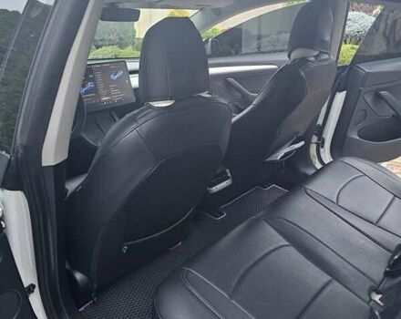 Білий Тесла Модель 3, об'ємом двигуна 0 л та пробігом 57 тис. км за 21900 $, фото 2 на Automoto.ua