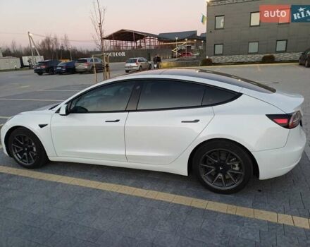 Белый Тесла Модель 3, объемом двигателя 0 л и пробегом 80 тыс. км за 19900 $, фото 5 на Automoto.ua