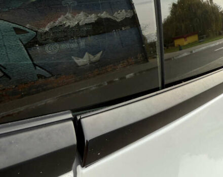 Белый Тесла Модель 3, объемом двигателя 0 л и пробегом 98 тыс. км за 19000 $, фото 19 на Automoto.ua