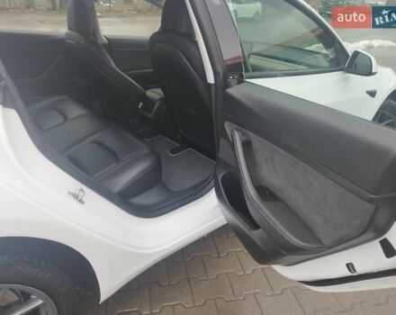 Білий Тесла Модель 3, об'ємом двигуна 0 л та пробігом 79 тис. км за 16200 $, фото 23 на Automoto.ua