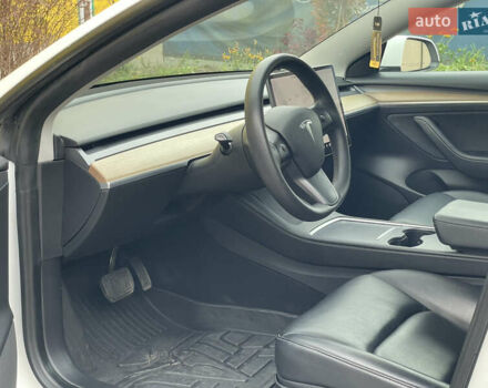 Белый Тесла Модель 3, объемом двигателя 0 л и пробегом 34 тыс. км за 18000 $, фото 56 на Automoto.ua