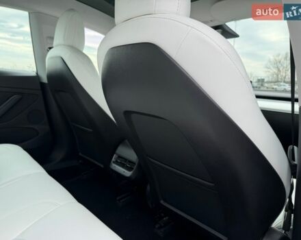 Білий Тесла Модель 3, об'ємом двигуна 0 л та пробігом 81 тис. км за 17500 $, фото 15 на Automoto.ua
