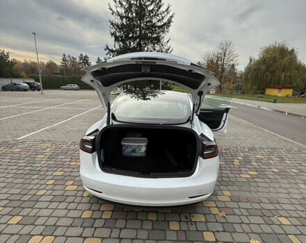 Белый Тесла Модель 3, объемом двигателя 0 л и пробегом 98 тыс. км за 19000 $, фото 28 на Automoto.ua