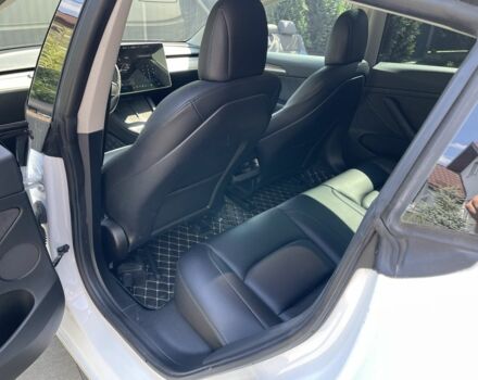 Тесла Модель 3 2021 в Вышгороде на Automoto.ua Белый Тесла Модель 3, объемом двигателя 0 л и пробегом 50 тыс. км за 23500 $, фото 5 на Automoto.ua