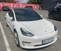 Белый Тесла Модель 3, объемом двигателя 0 л и пробегом 64 тыс. км за 20470 $, фото 2 на Automoto.ua