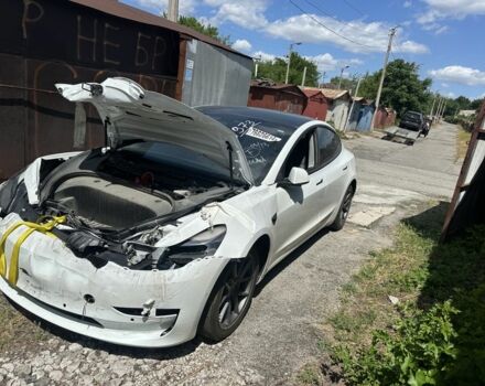 Белый Тесла Модель 3, объемом двигателя 0 л и пробегом 200 тыс. км за 12500 $, фото 1 на Automoto.ua
