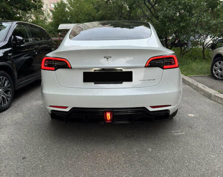 Білий Тесла Модель 3, об'ємом двигуна 0 л та пробігом 75 тис. км за 23500 $, фото 14 на Automoto.ua