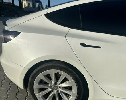 Білий Тесла Модель 3, об'ємом двигуна 0 л та пробігом 54 тис. км за 20955 $, фото 6 на Automoto.ua