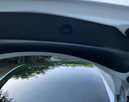 Білий Тесла Модель 3, об'ємом двигуна 0 л та пробігом 200 тис. км за 17000 $, фото 18 на Automoto.ua