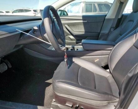 Білий Тесла Модель 3, об'ємом двигуна 0 л та пробігом 70 тис. км за 7000 $, фото 6 на Automoto.ua