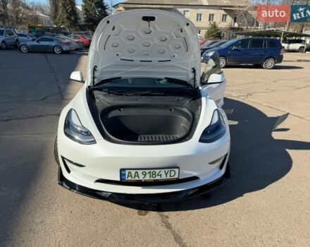 Белый Тесла Модель 3, объемом двигателя 0 л и пробегом 82 тыс. км за 19999 $, фото 24 на Automoto.ua
