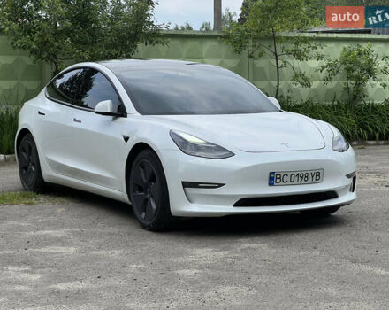 Белый Тесла Модель 3, объемом двигателя 0 л и пробегом 80 тыс. км за 17390 $, фото 3 на Automoto.ua