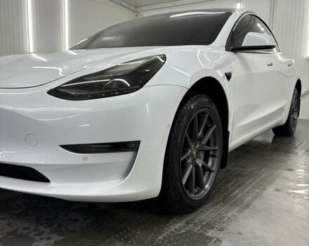 Білий Тесла Модель 3, об'ємом двигуна 0 л та пробігом 113 тис. км за 20200 $, фото 16 на Automoto.ua