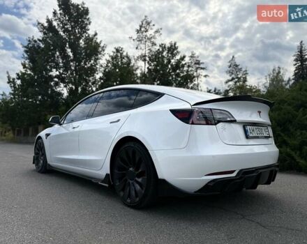 Тесла Модель 3 2021 у Малине на Automoto.ua Білий Тесла Модель 3, об'ємом двигуна 0 л та пробігом 75 тис. км за 24000 $, фото 7 на Automoto.ua