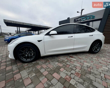 Білий Тесла Модель 3, об'ємом двигуна 0 л та пробігом 84 тис. км за 18300 $, фото 36 на Automoto.ua