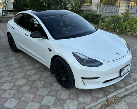 Білий Тесла Модель 3, об'ємом двигуна 0 л та пробігом 115 тис. км за 22500 $, фото 3 на Automoto.ua