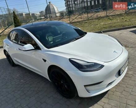 Белый Тесла Модель 3, объемом двигателя 0 л и пробегом 95 тыс. км за 20000 $, фото 2 на Automoto.ua