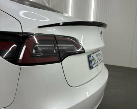Білий Тесла Модель 3, об'ємом двигуна 0 л та пробігом 113 тис. км за 20200 $, фото 60 на Automoto.ua