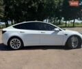 Белый Тесла Модель 3, объемом двигателя 0 л и пробегом 99 тыс. км за 21500 $, фото 23 на Automoto.ua