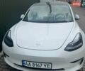 Білий Тесла Модель 3, об'ємом двигуна 0 л та пробігом 33 тис. км за 21500 $, фото 4 на Automoto.ua