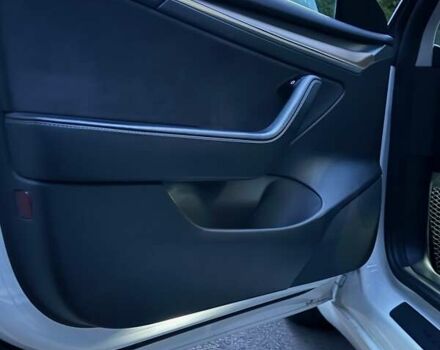 Тесла Модель 3 2021 у Києві на Automoto.ua Білий Тесла Модель 3, об'ємом двигуна 0 л та пробігом 105 тис. км за 19500 $, фото 18 на Automoto.ua