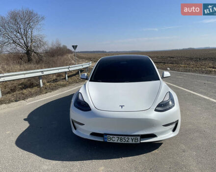 Белый Тесла Модель 3, объемом двигателя 0 л и пробегом 53 тыс. км за 21200 $, фото 24 на Automoto.ua