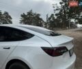 Білий Тесла Модель 3, об'ємом двигуна 0 л та пробігом 75 тис. км за 16300 $, фото 5 на Automoto.ua