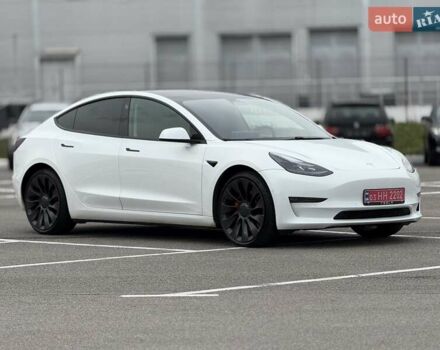 Білий Тесла Модель 3, об'ємом двигуна 0 л та пробігом 129 тис. км за 24300 $, фото 4 на Automoto.ua