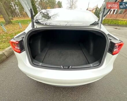 Білий Тесла Модель 3, об'ємом двигуна 0 л та пробігом 154 тис. км за 13999 $, фото 44 на Automoto.ua