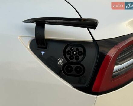 Білий Тесла Модель 3, об'ємом двигуна 0 л та пробігом 88 тис. км за 20950 $, фото 15 на Automoto.ua