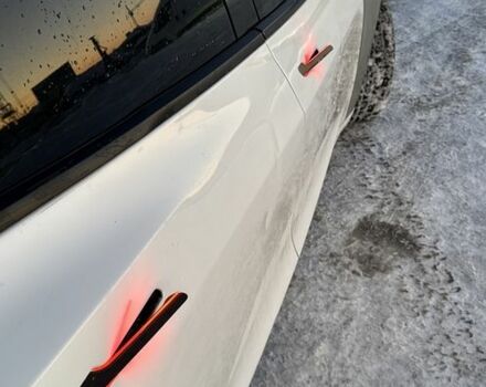 Білий Тесла Модель 3, об'ємом двигуна 0 л та пробігом 192 тис. км за 14500 $, фото 13 на Automoto.ua