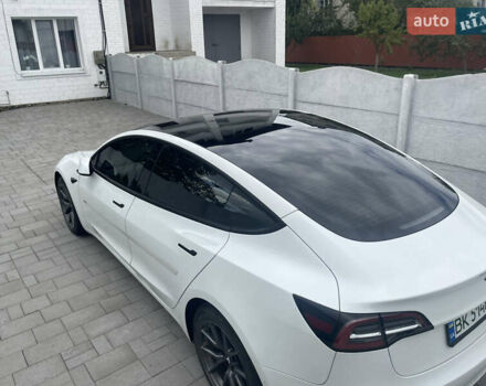 Білий Тесла Модель 3, об'ємом двигуна 0 л та пробігом 78 тис. км за 17200 $, фото 13 на Automoto.ua
