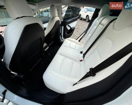 Білий Тесла Модель 3, об'ємом двигуна 0 л та пробігом 100 тис. км за 20799 $, фото 22 на Automoto.ua