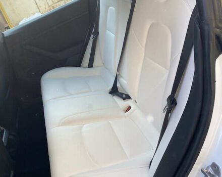 Білий Тесла Модель 3, об'ємом двигуна 0 л та пробігом 52 тис. км за 18500 $, фото 10 на Automoto.ua