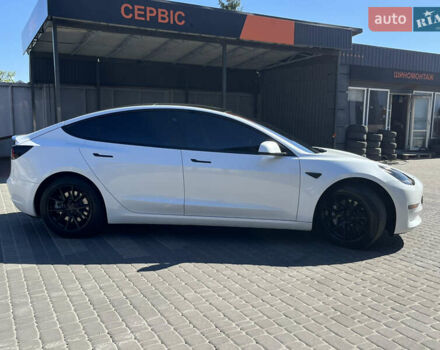 Белый Тесла Модель 3, объемом двигателя 0 л и пробегом 39 тыс. км за 21100 $, фото 17 на Automoto.ua