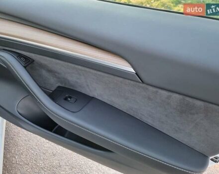 Тесла Модель 3 2021 в Кропивницком (Кировограде) на Automoto.ua Белый Тесла Модель 3, объемом двигателя 0 л и пробегом 20 тыс. км за 29500 $, фото 38 на Automoto.ua