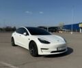 Білий Тесла Модель 3, об'ємом двигуна 0 л та пробігом 63 тис. км за 22000 $, фото 1 на Automoto.ua