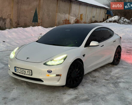 Белый Тесла Модель 3, объемом двигателя 0 л и пробегом 100 тыс. км за 21500 $, фото 4 на Automoto.ua