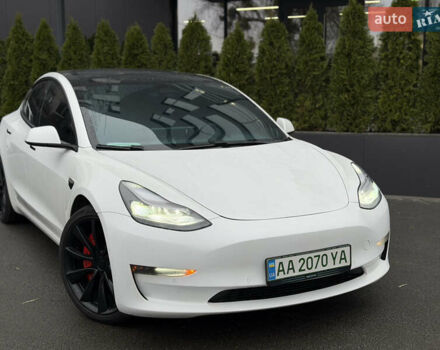 Білий Тесла Модель 3, об'ємом двигуна 0 л та пробігом 63 тис. км за 19500 $, фото 2 на Automoto.ua