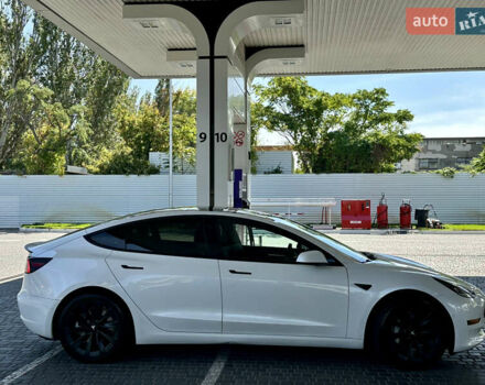 Тесла Модель 3 2021 у Одесі на Automoto.ua Білий Тесла Модель 3, об'ємом двигуна 0 л та пробігом 98 тис. км за 17800 $, фото 8 на Automoto.ua