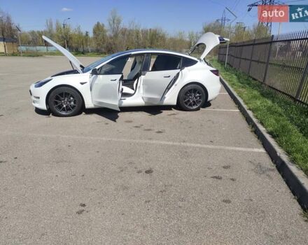 Білий Тесла Модель 3, об'ємом двигуна 0 л та пробігом 86 тис. км за 19500 $, фото 5 на Automoto.ua