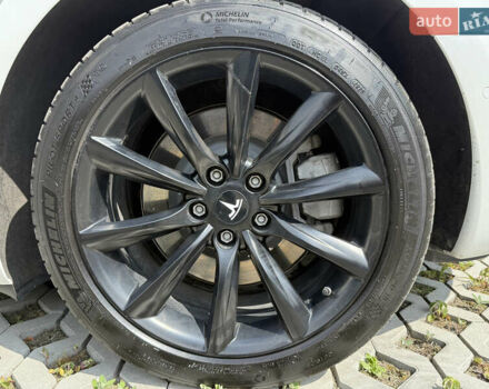 Білий Тесла Модель 3, об'ємом двигуна 0 л та пробігом 49 тис. км за 35000 $, фото 11 на Automoto.ua