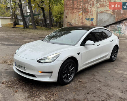 Белый Тесла Модель 3, объемом двигателя 0 л и пробегом 67 тыс. км за 23000 $, фото 1 на Automoto.ua