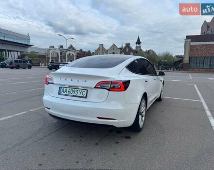 Белый Тесла Модель 3, объемом двигателя 0 л и пробегом 80 тыс. км за 20500 $, фото 1 на Automoto.ua