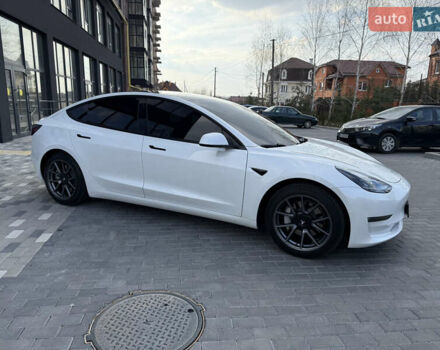 Белый Тесла Модель 3, объемом двигателя 0 л и пробегом 37 тыс. км за 19999 $, фото 65 на Automoto.ua